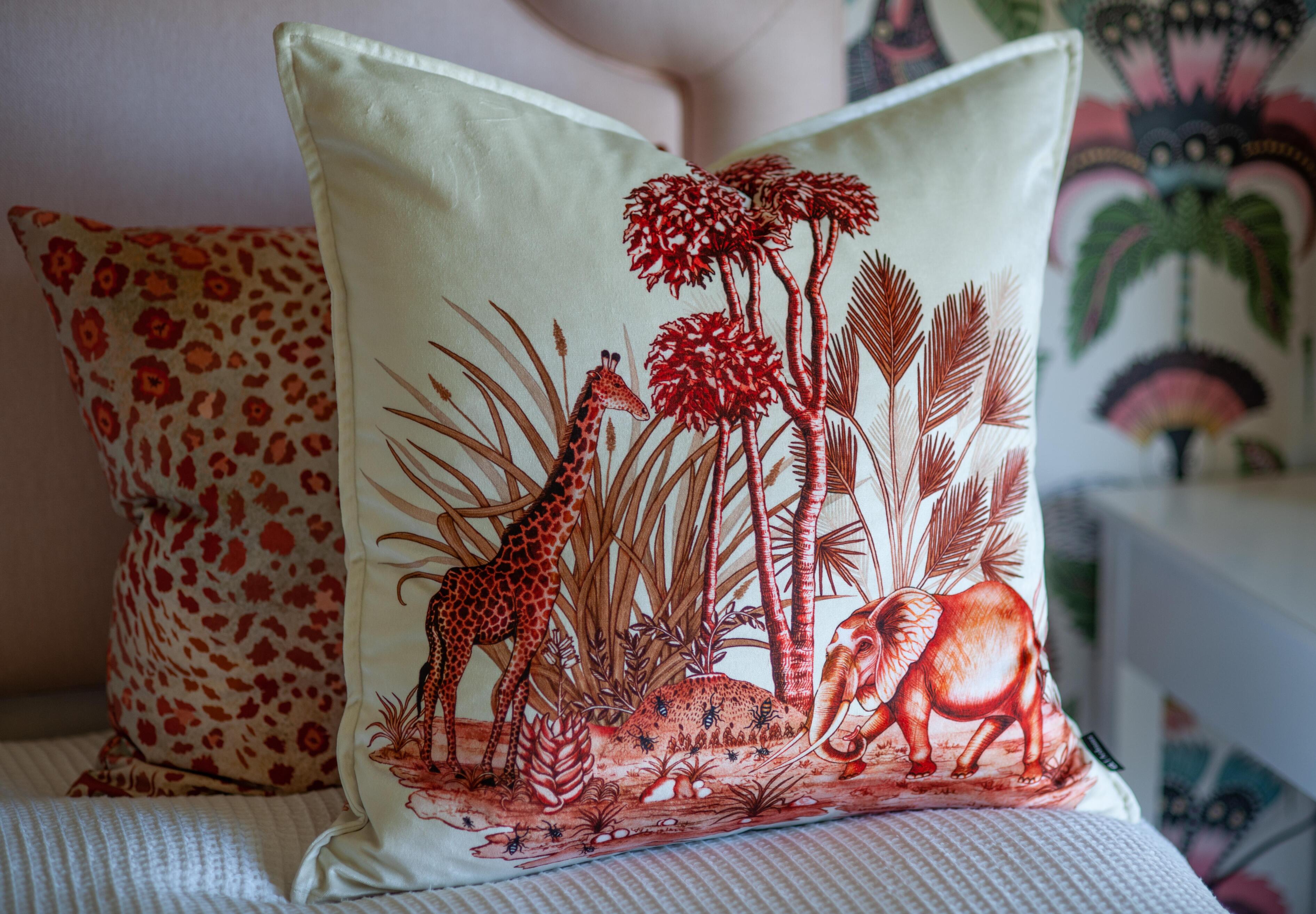 Thanda Toile Pillow - Velvet - Plum
