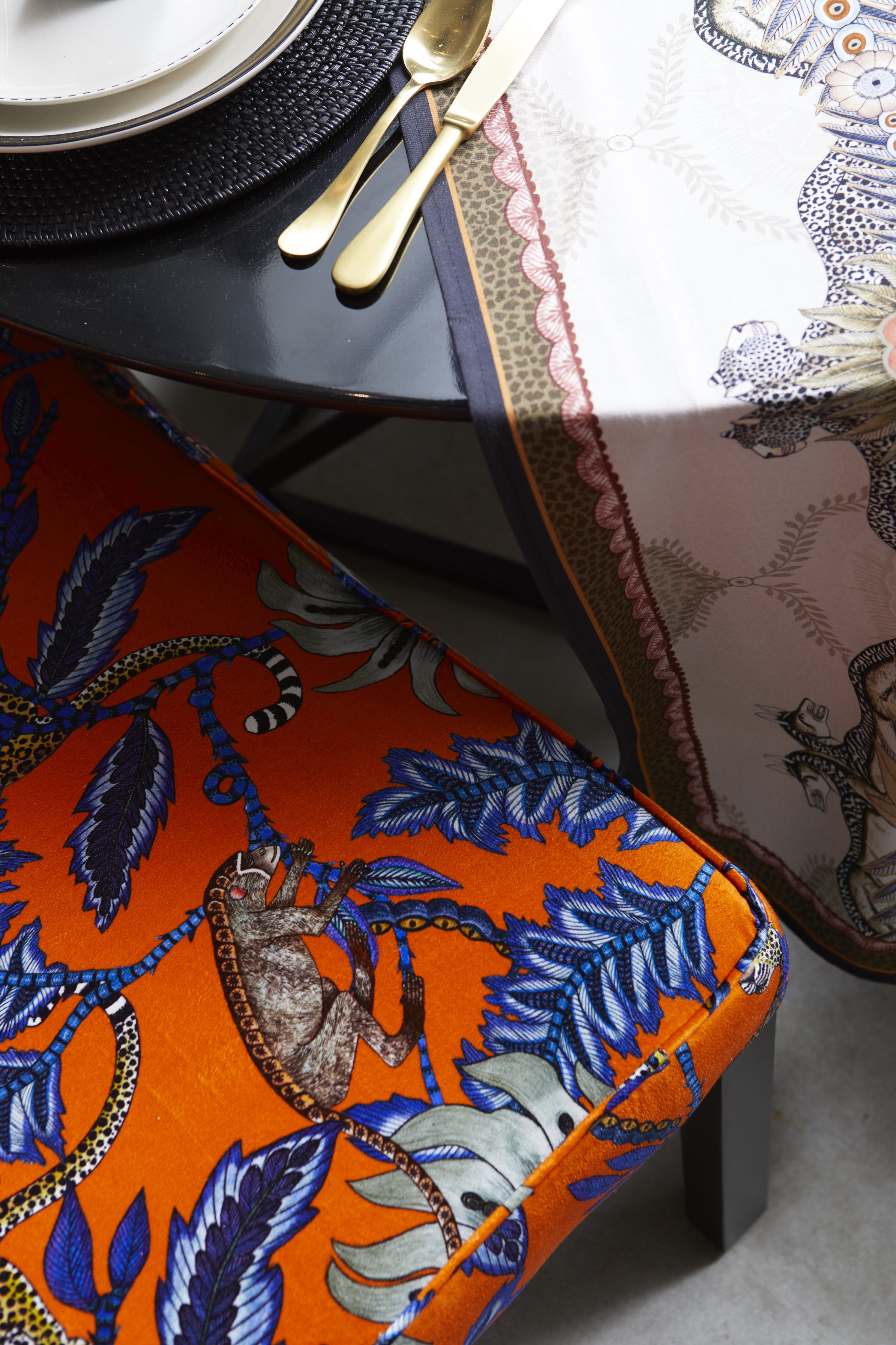 Monkey Bean Bench Velvet Flame