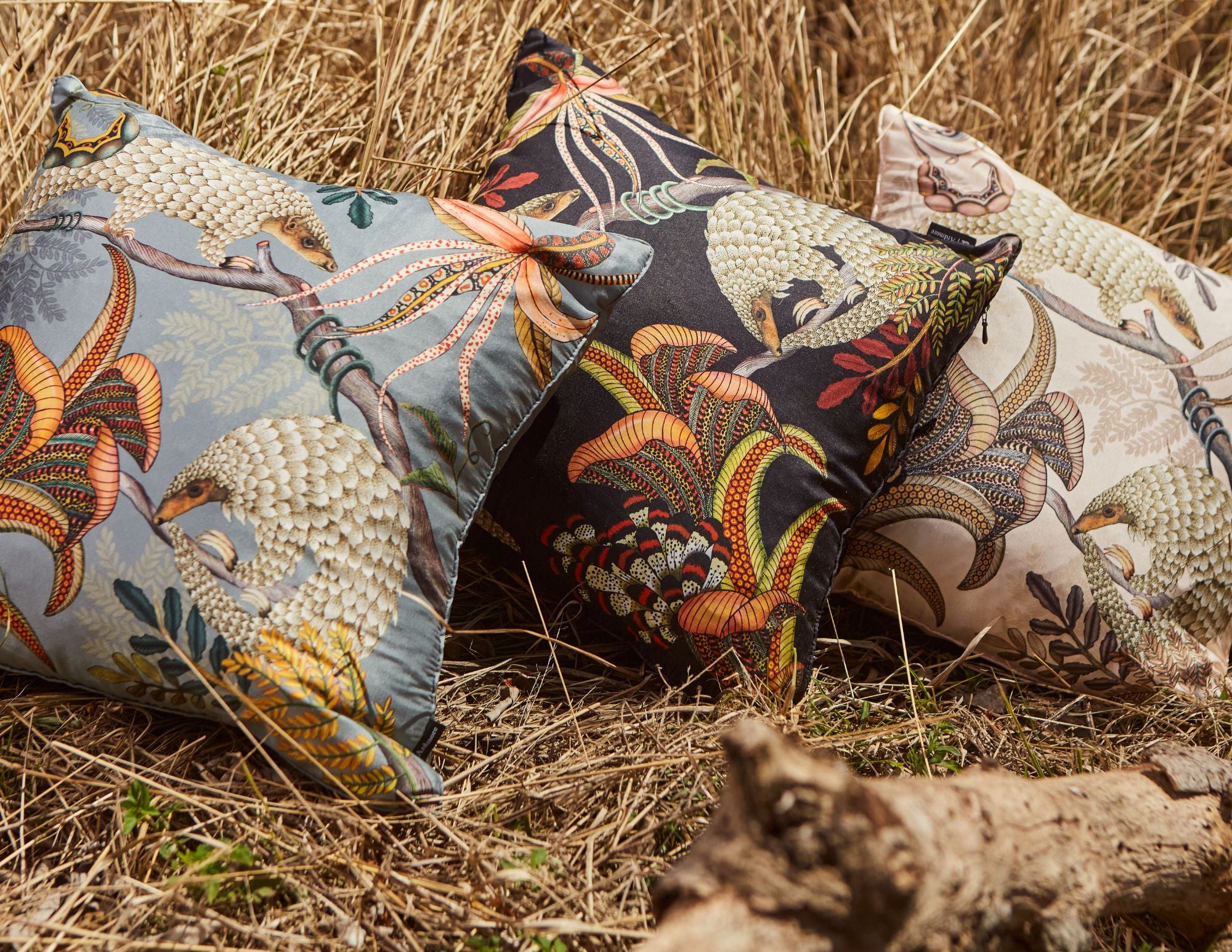 Thanda Pangolin Pillow - Silk - Ash