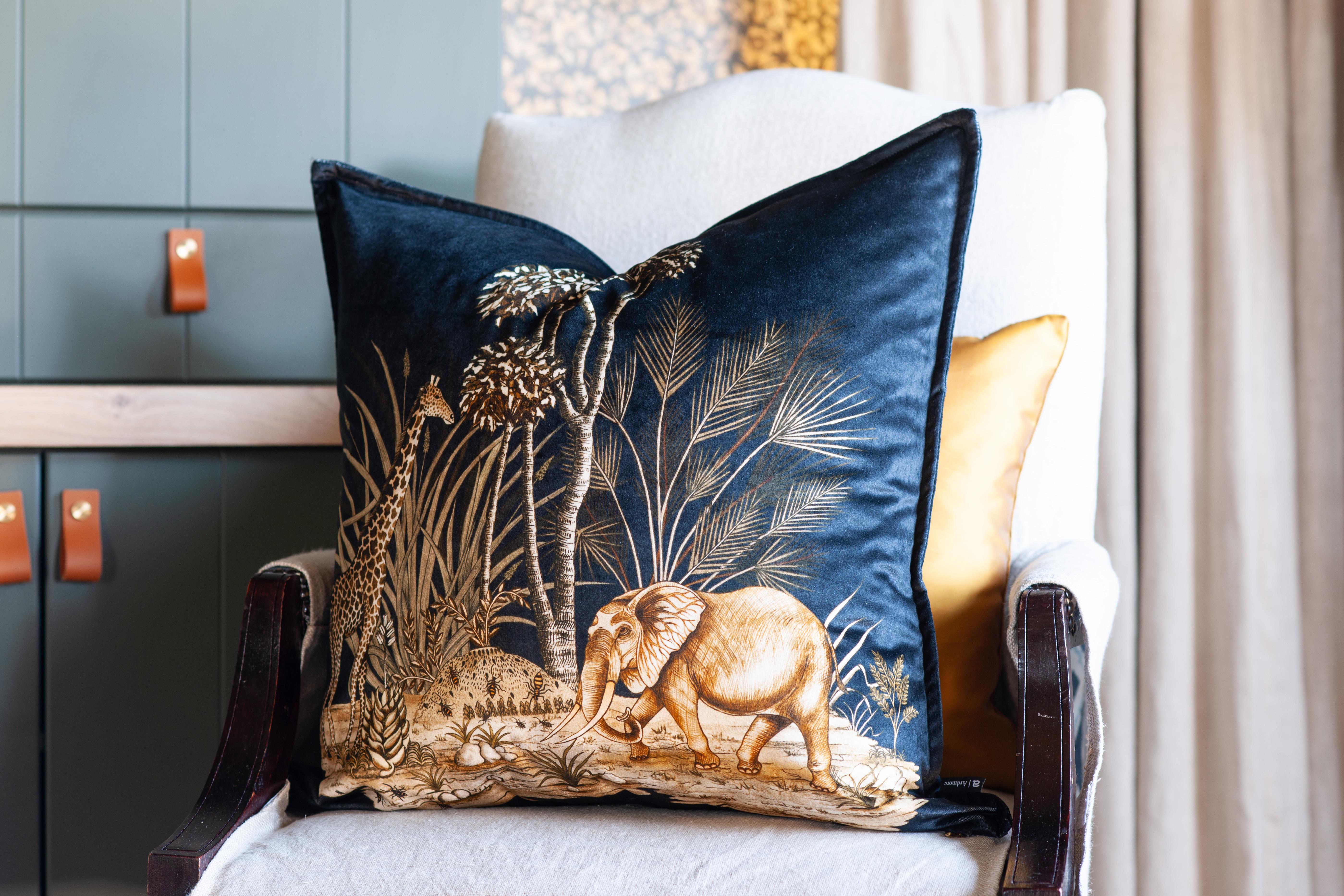 Thanda Toile Pillow - Velvet - Gold