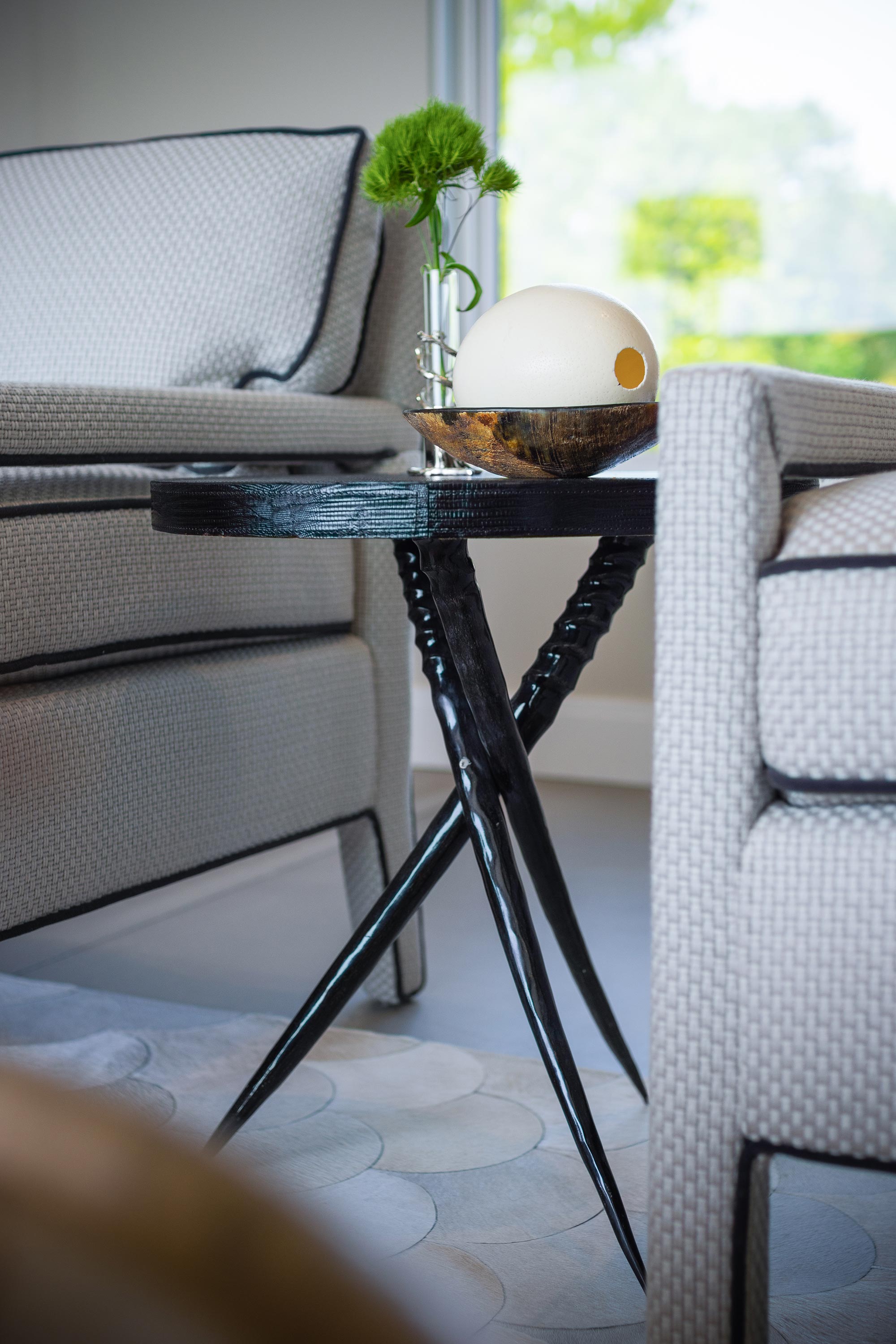 Gemsbok Horn Table