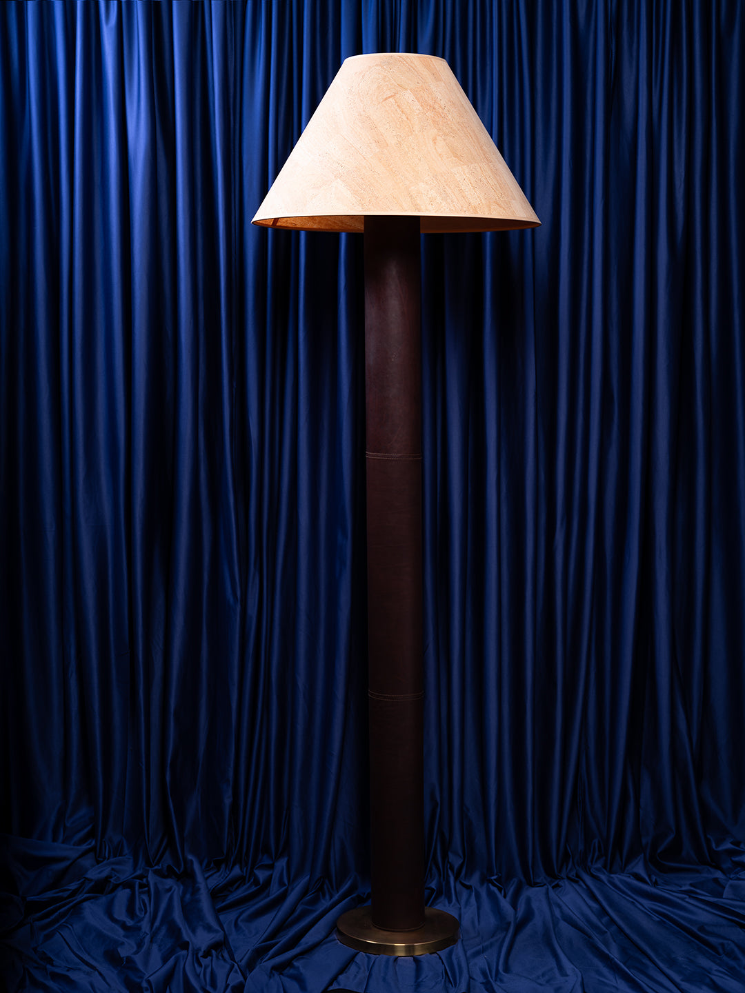 Nawi Floor Lamp in Leather
