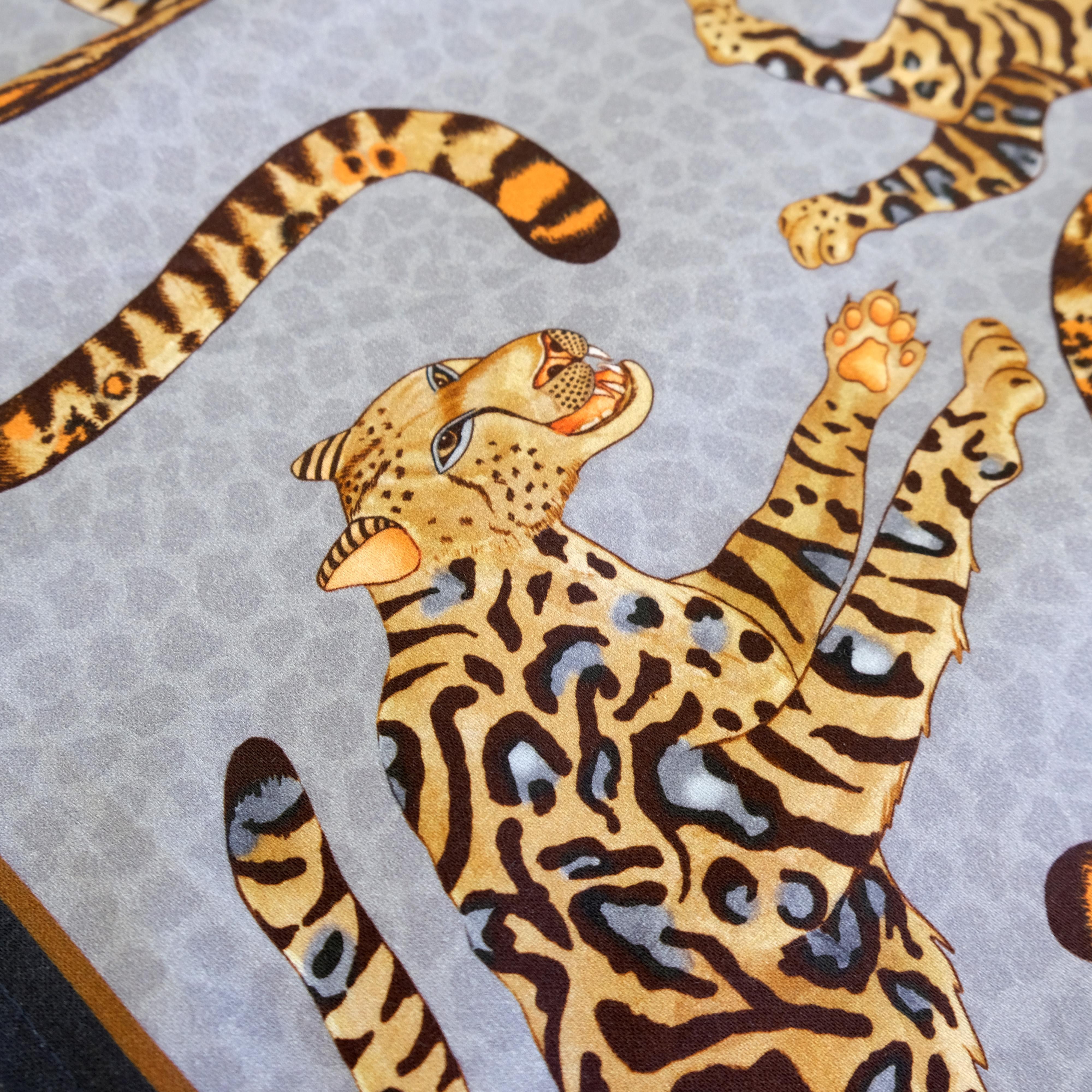 Cheetah Kings Table Runner - Silver - Large