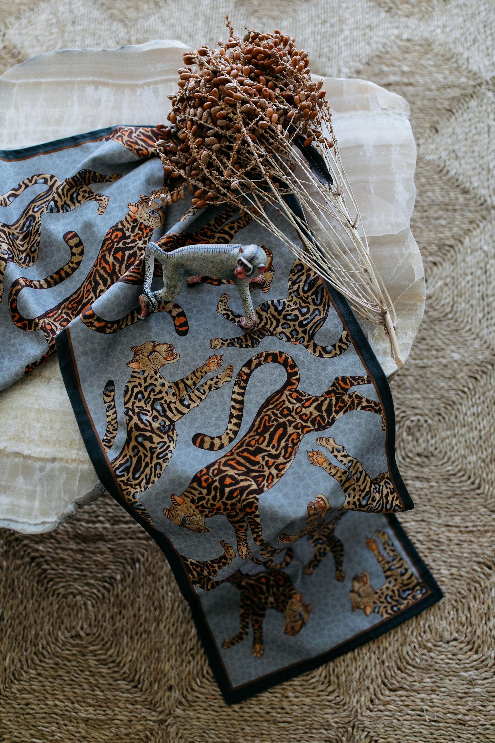 Cheetah Kings Table Runner - Silver - Large