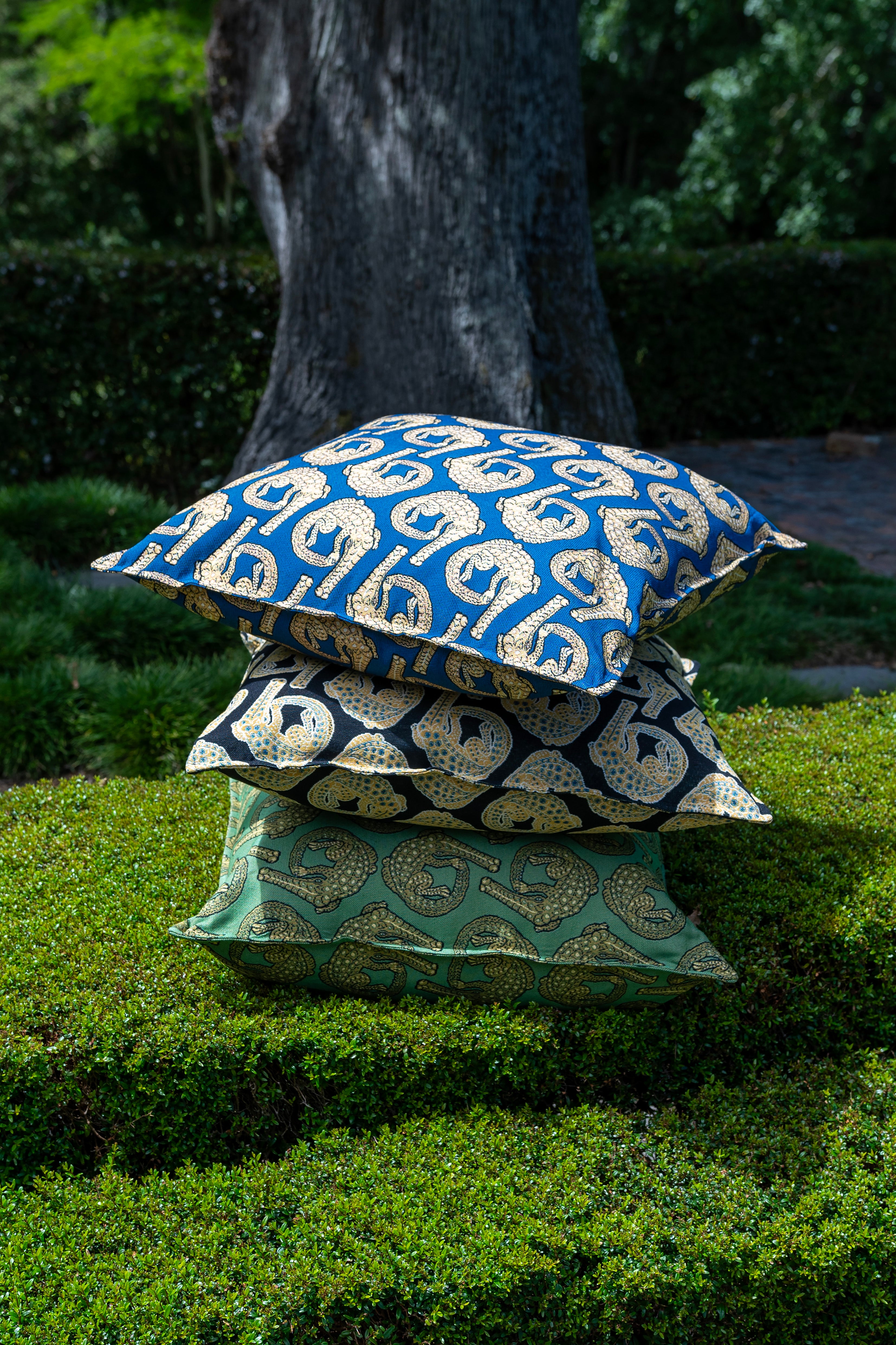 Croco Jacquard Pillow - Royal