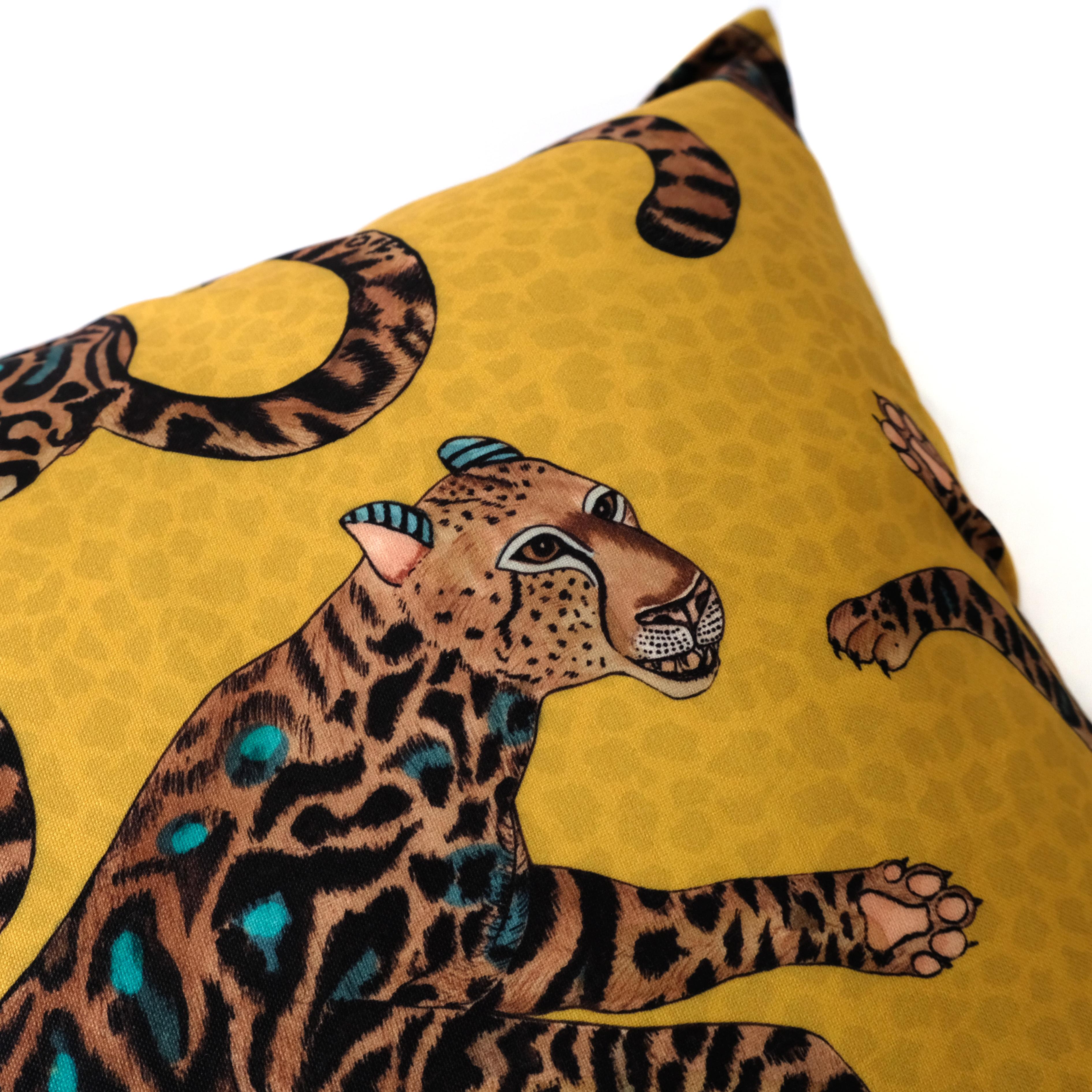 Gold discount cheetah pillow